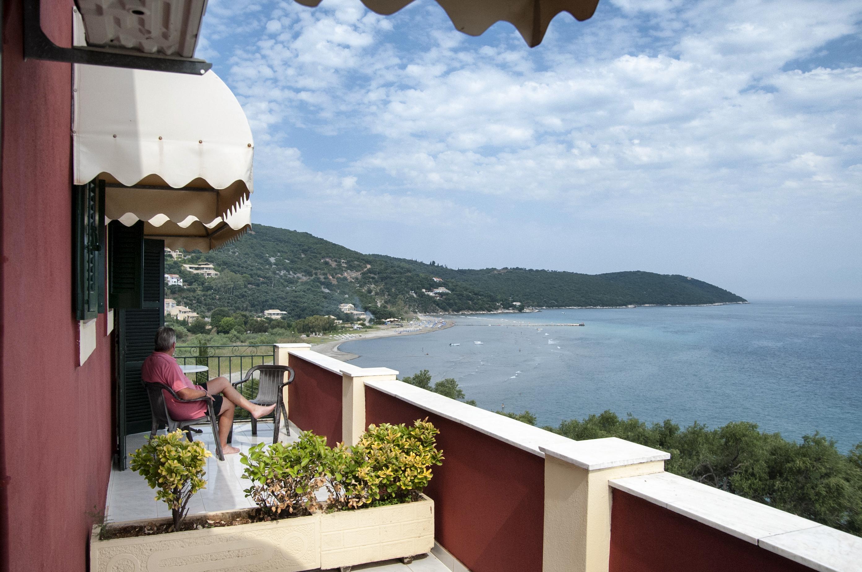 Apraos Bay Hotel Exterior photo